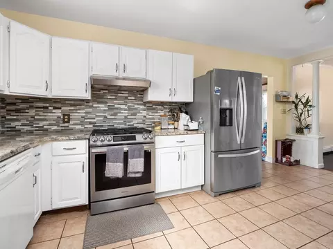 66 Eustis Ave, Lowell, MA 01850 photo 24