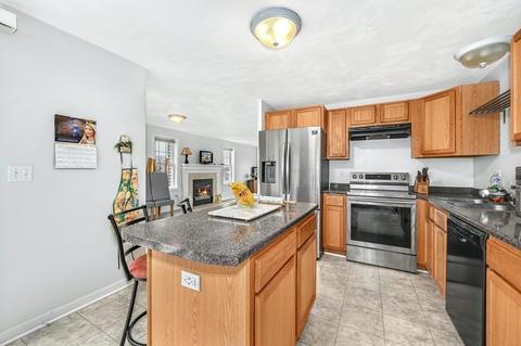109 Ledgecrest Dr, Worcester, MA 01603 photo 3