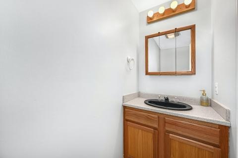 109 Ledgecrest Dr, Worcester, MA 01603 photo 24