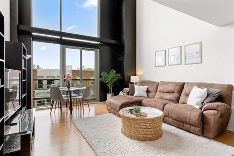 1 Earhart St #715, Cambridge, MA 02141