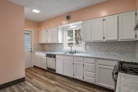 625 Dickinson St, Springfield, MA 01108 photo 17