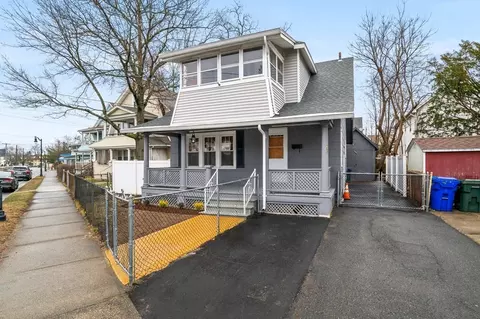 625 Dickinson St, Springfield, MA 01108 photo 1