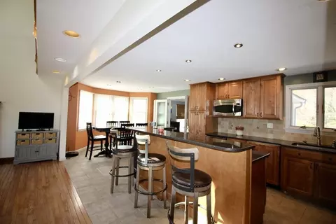 265 Overlook Dr, Raynham, MA 02767 photo 3