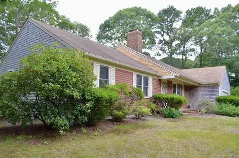 21 Bray Farm Rd S, Yarmouth, MA 02675