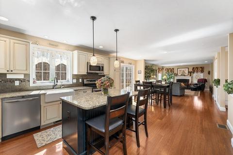 149 Maple St, Douglas, MA 01516 photo 4