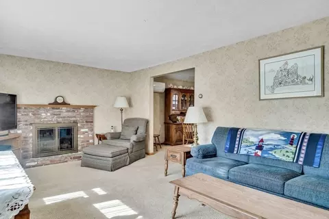 18 Forest St, Dedham, MA 02026 photo 4