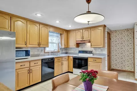 18 Forest St, Dedham, MA 02026 photo 15