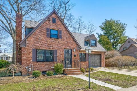 5 Gerald Rd, Stoneham, MA 02180 photo 1