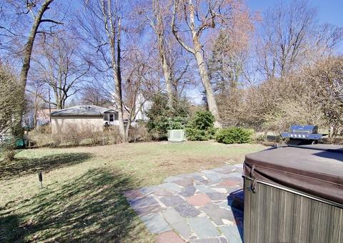 170 Roosevelt Ave, Springfield, MA 01118 photo 4