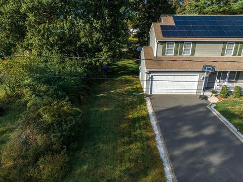 98 Briggs St, Springfield, MA 01151 photo 8