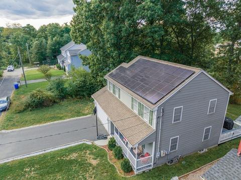 98 Briggs St, Springfield, MA 01151 photo 4