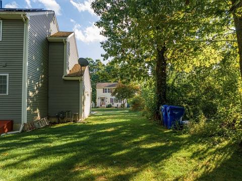 98 Briggs St, Springfield, MA 01151 photo 11