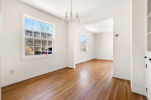 2 Phillips St, Marblehead, MA 01945 photo 6