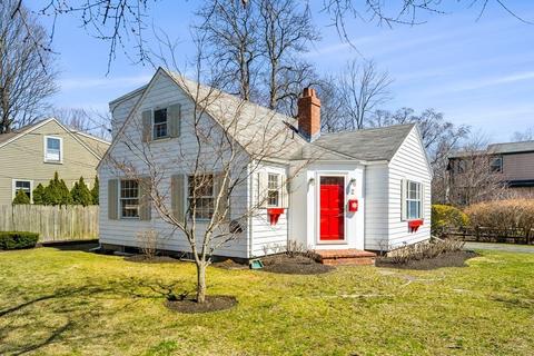 2 Phillips St, Marblehead, MA 01945 photo 1