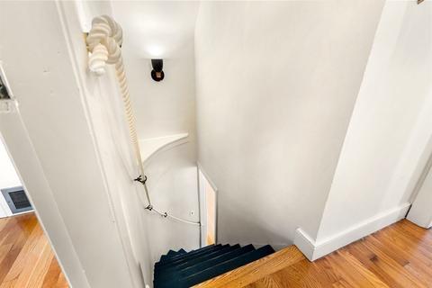 2 Phillips St, Marblehead, MA 01945 photo 13