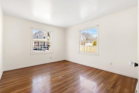 2 Phillips St, Marblehead, MA 01945 photo 10