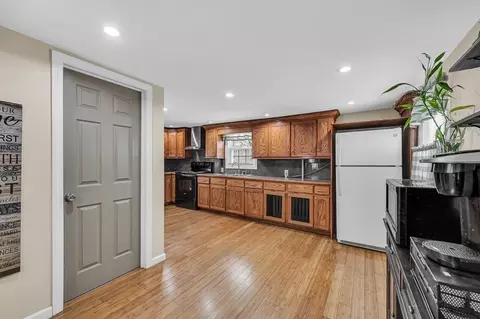192 Allen St, Springfield, MA 01108 photo 9