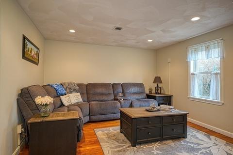 8 Cressy St, Beverly, MA 01915 photo 24