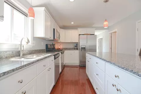 8 Irene Ave, Wareham, MA 02571 photo 5