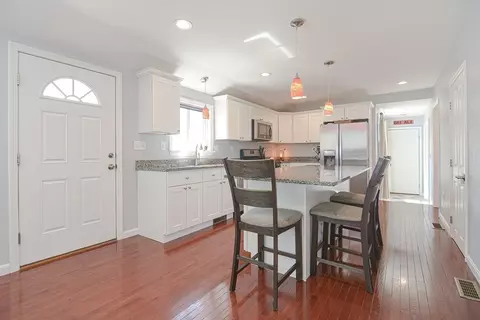 8 Irene Ave, Wareham, MA 02571 photo 4