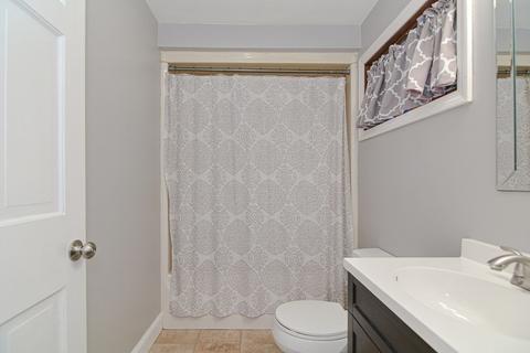 49 Marsh Ave, Worcester, MA 01605 photo 21