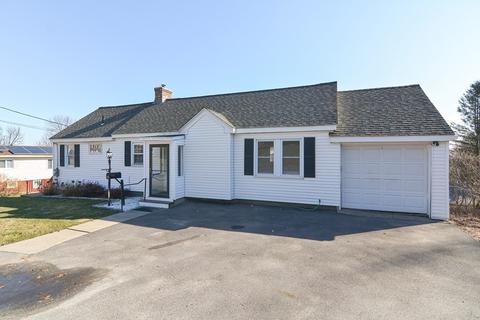 49 Marsh Ave, Worcester, MA 01605 photo 2