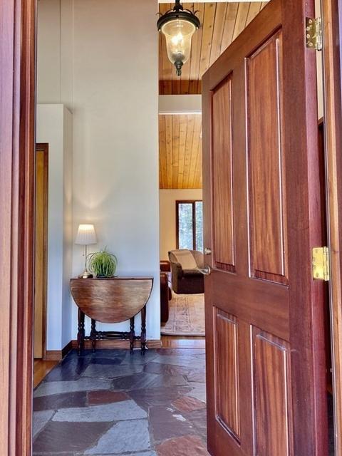 14 Perry Ln, Weston, MA 02493 photo 2