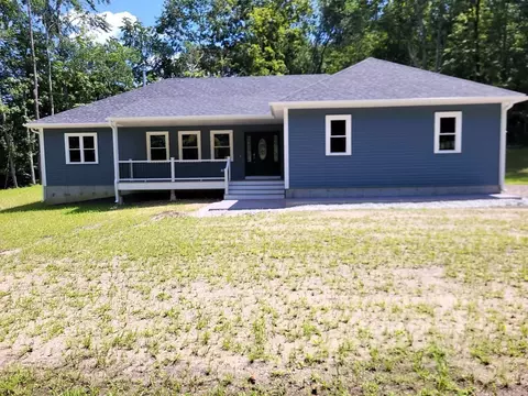 17 Harwood Farm Rd, Southbridge, MA 01550