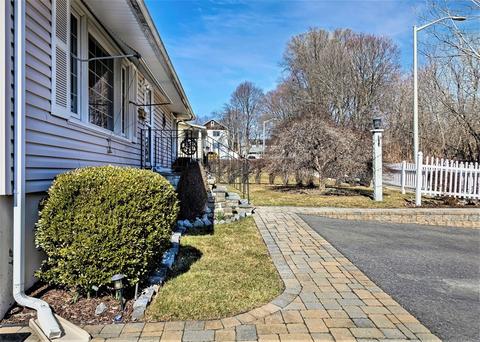 35 Baltic Rd, Worcester, MA 01607 photo 2