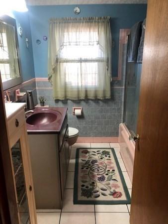 35 Baltic Rd, Worcester, MA 01607 photo 9