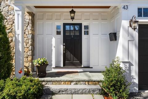 43 Macarthur Rd, Wellesley, MA 02481 photo 2