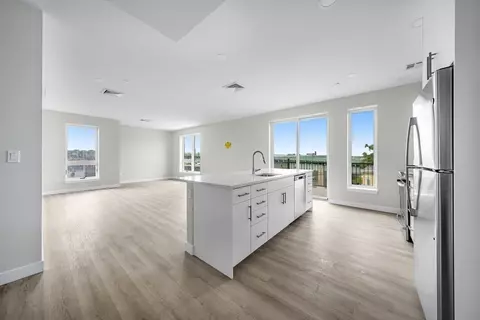157 Chestnut #401, Chelsea, MA 02150