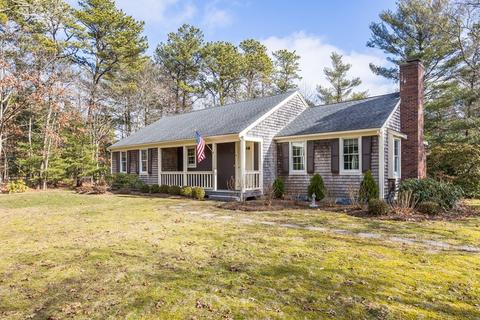 4 Mashpee Neck Rd, Mashpee, MA 02649 photo 1