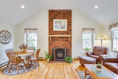 4 Mashpee Neck Rd, Mashpee, MA 02649 photo 4
