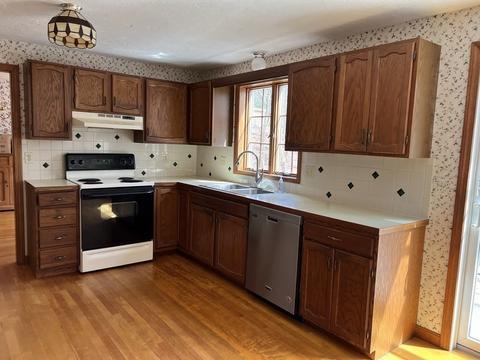 16 Blueberry Ln, Webster, MA 01570 photo 18