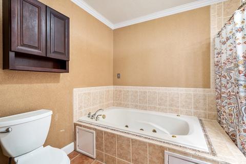 65 Fox St, West Springfield, MA 01089 photo 20