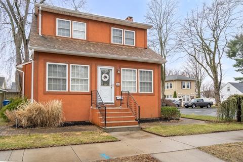 65 Fox St, West Springfield, MA 01089 photo 1