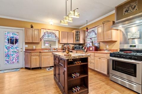 65 Fox St, West Springfield, MA 01089 photo 5