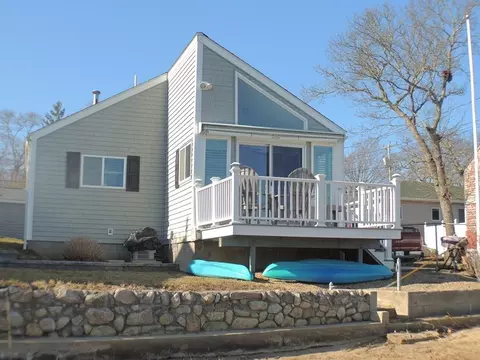 3 Sea St, Wareham, MA 02571 photo 2