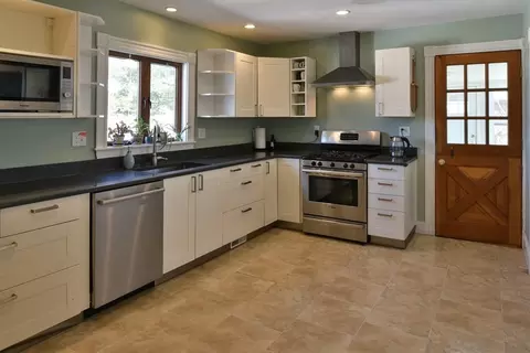 43 Eastern Ave, Beverly, MA 01915 photo 12