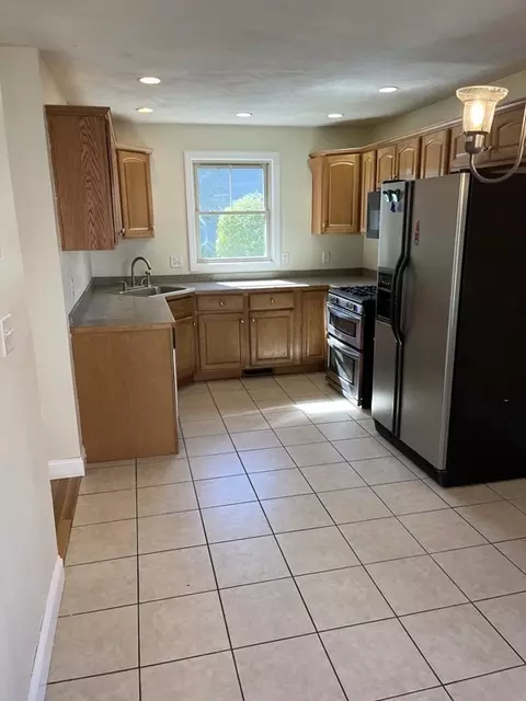 62 Business St #62A, Boston, MA 02136