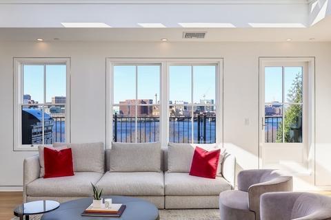 142 Beacon #PH, Boston, MA 02116