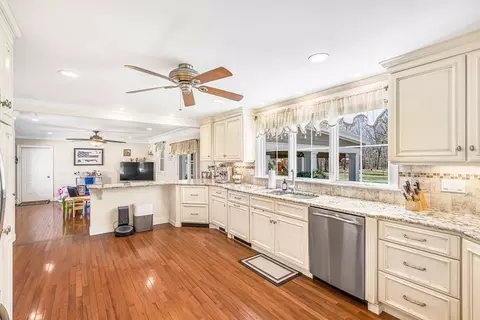 206 Plain St, Rehoboth, MA 02769 photo 4