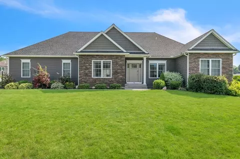 66 Flynn Mdw, Westfield, MA 01085