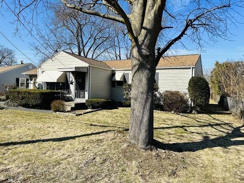 92 Mccarthy Ave, Chicopee, MA 01020 photo 2