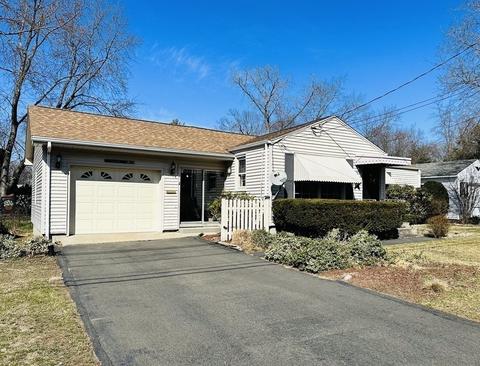 92 Mccarthy Ave, Chicopee, MA 01020 photo 3