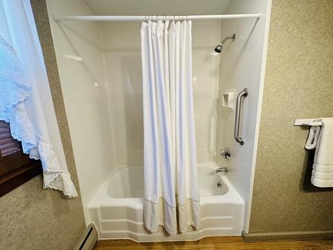 92 Mccarthy Ave, Chicopee, MA 01020 photo 33
