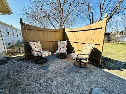 92 Mccarthy Ave, Chicopee, MA 01020 photo 5