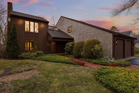 11 Menemsha Way, Falmouth, MA 02536