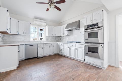 9 Lakeside Ave, Dedham, MA 02026 photo 4